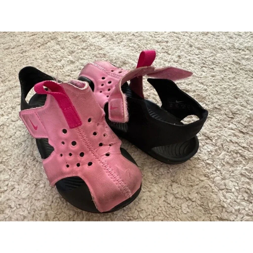Nike pink Sunray Protect 2 kids sandals - size 9 toddler